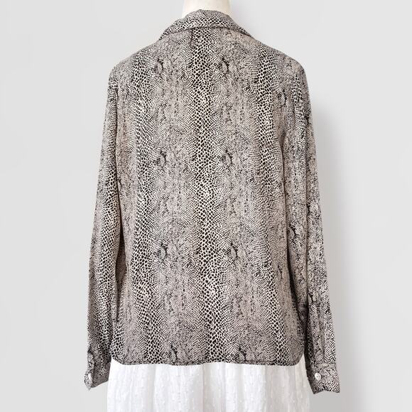 Vintage 100% Silk Snakeskin Button Down Shirt Sz M Animal Print Beige Black - Picture 7 of 7